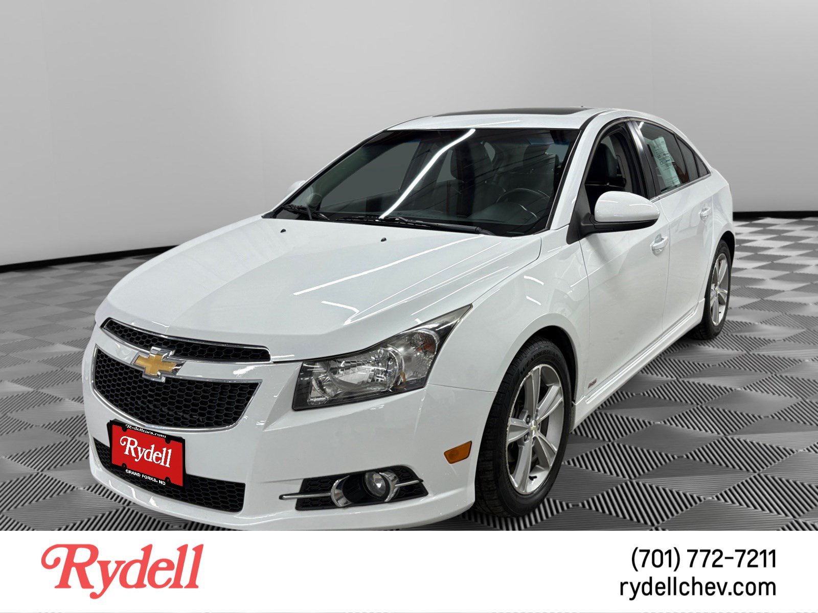 Used 2014 Chevrolet Cruze LT w/ RS Package FWD image 1