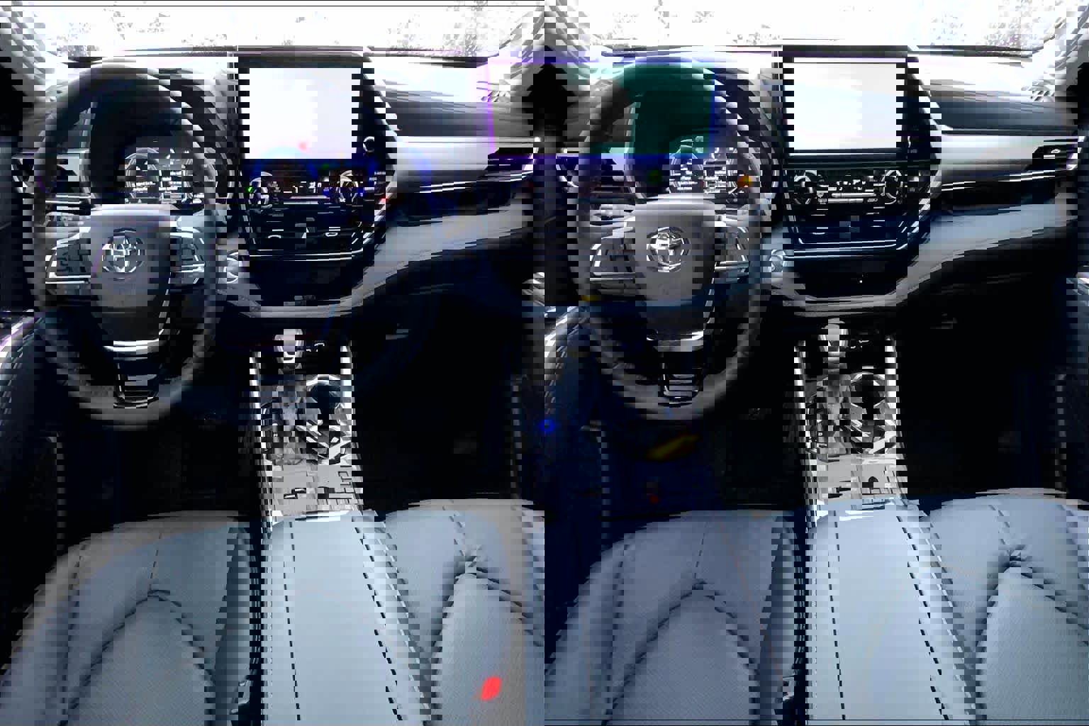 Used 2025 Toyota Highlander Limited image 14