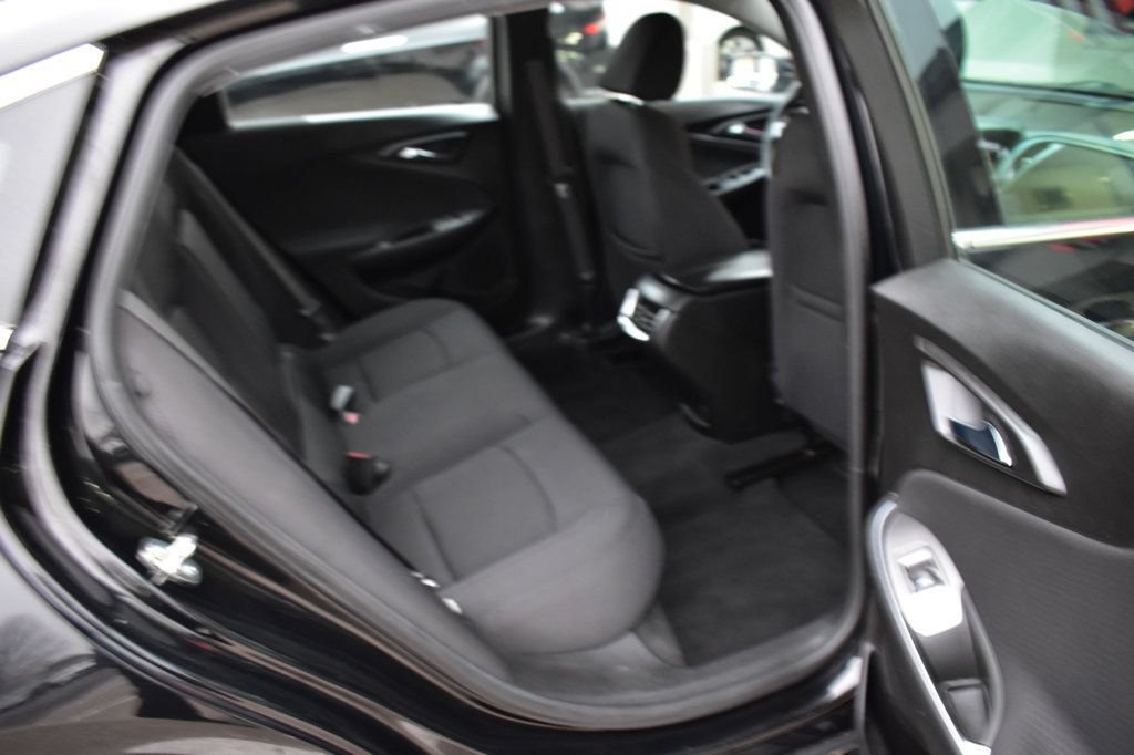 Used 2022 Chevrolet Malibu LT FWD image 23