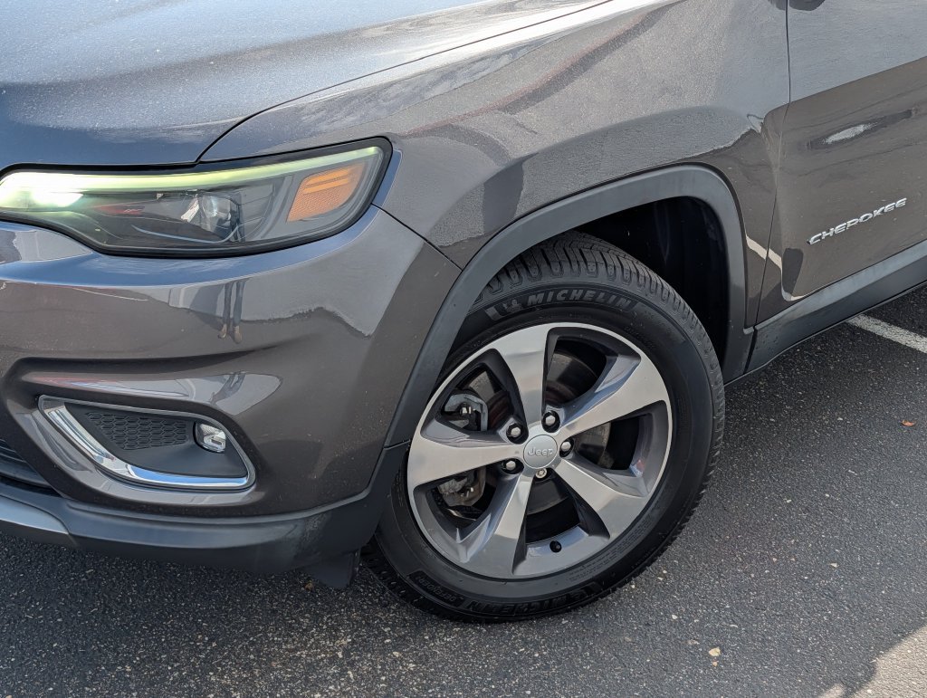 Used 2019 Jeep Cherokee Limited AWD/4WD image 28