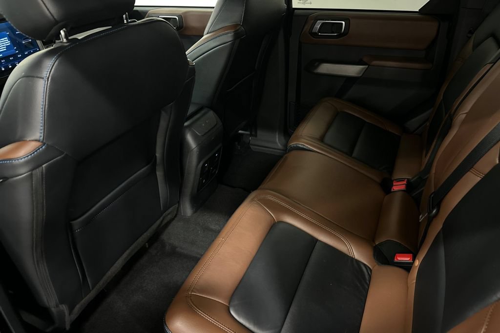 Used 2021 Ford Bronco Outer Banks AWD/4WD image 13