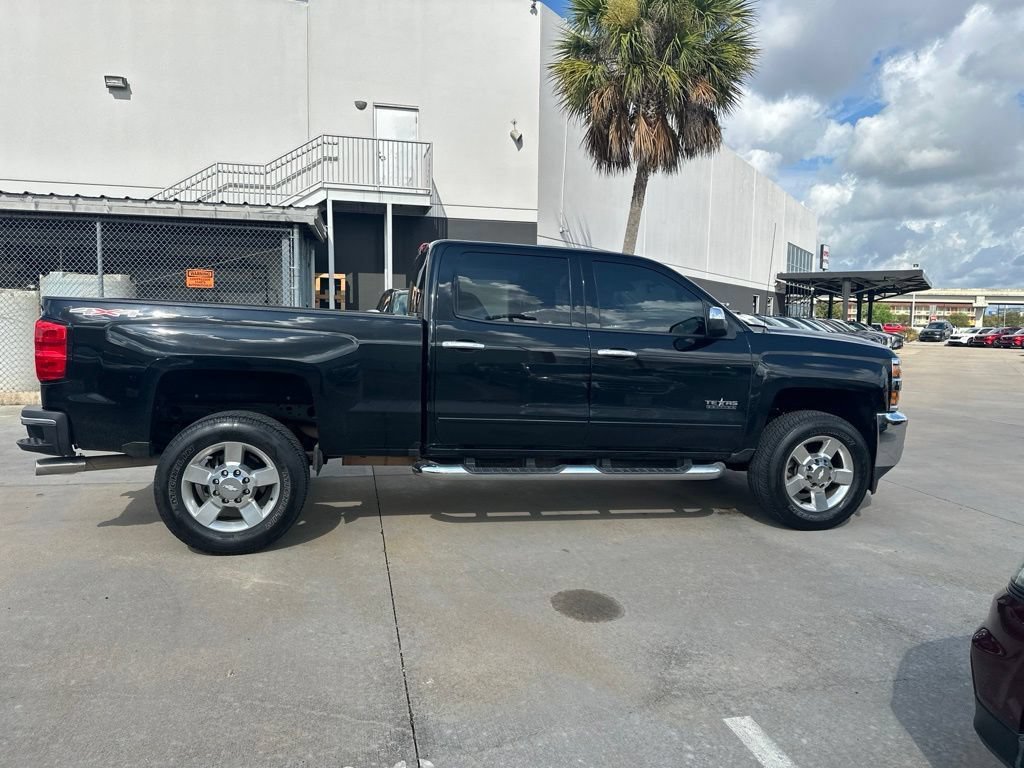 Used 2016 Chevrolet Silverado 2500 LT w/ Texas Edition RWD image 4