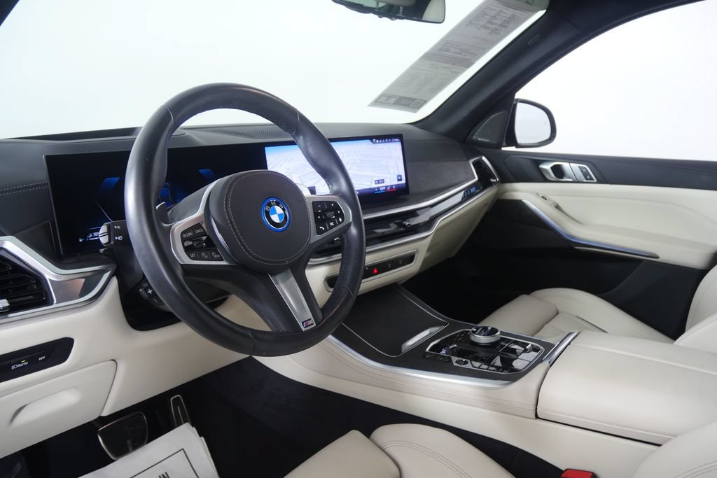 Used 2026 BMW X5 xDrive50e w/ Executive Package AWD/4WD image 12