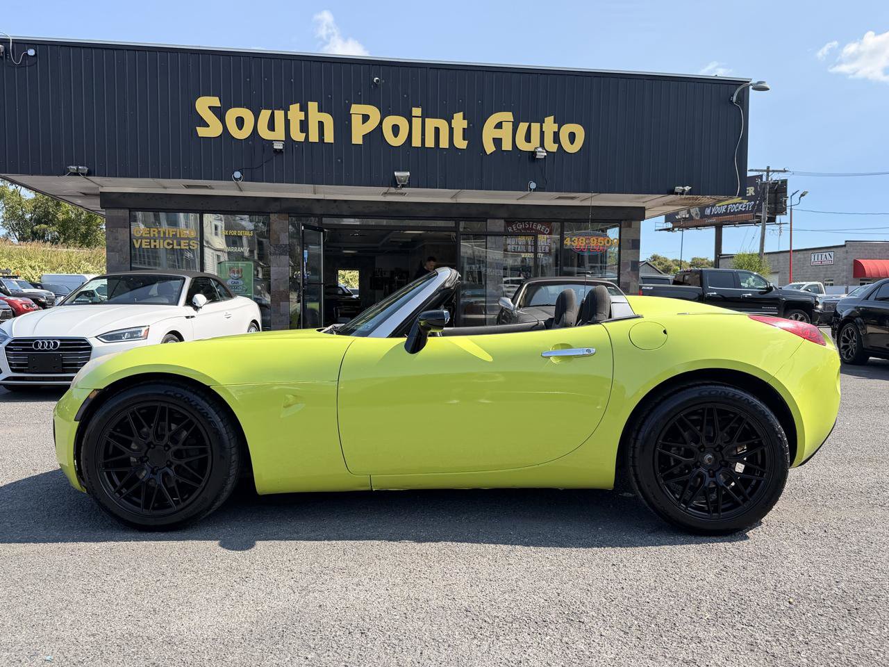 Used 2006 Pontiac Solstice Convertible w/ Power Package RWD image 4