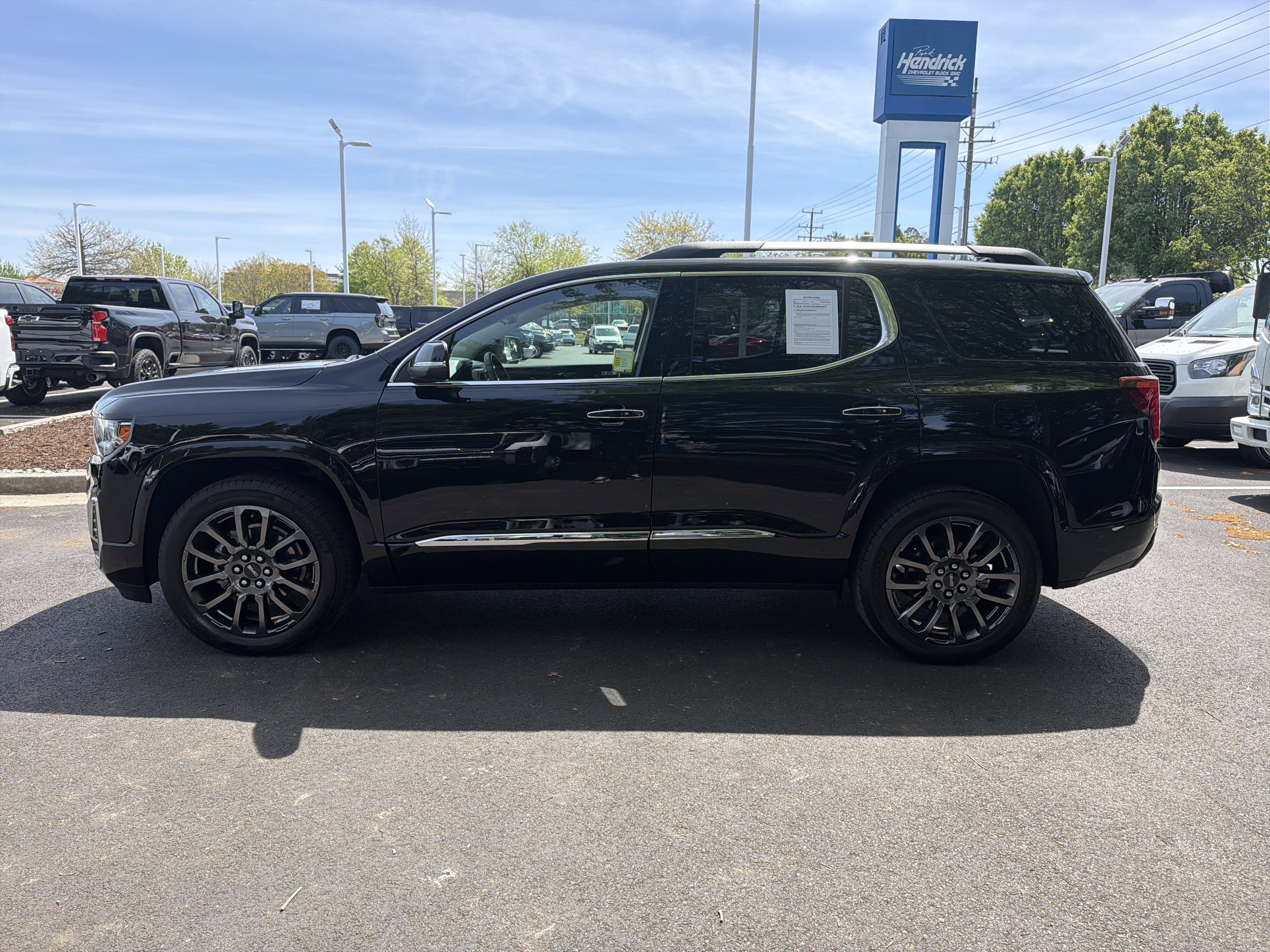 Used 2023 GMC Acadia Denali w/ Black Diamond Edition image 7