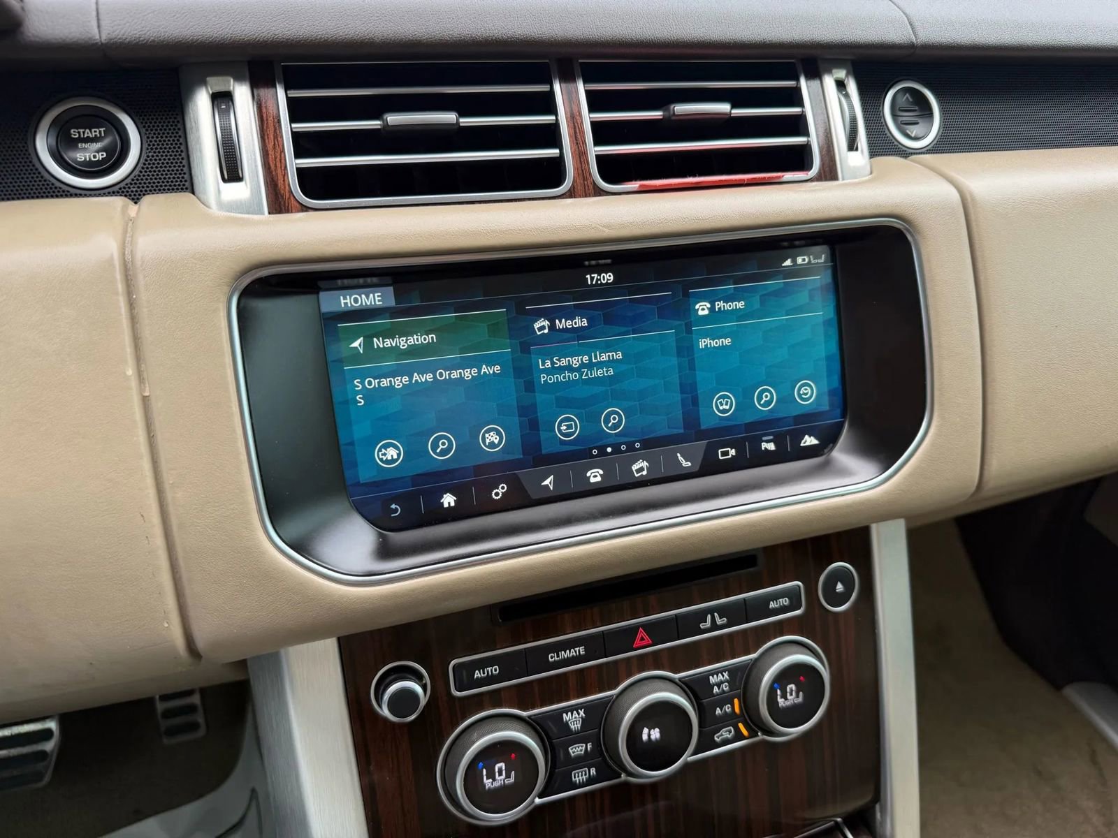 Used 2017 Land Rover Range Rover Long Wheelbase Supercharged image 13