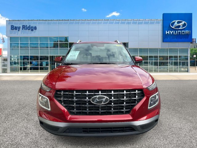 Used 2025 Hyundai Venue Limited FWD image 10