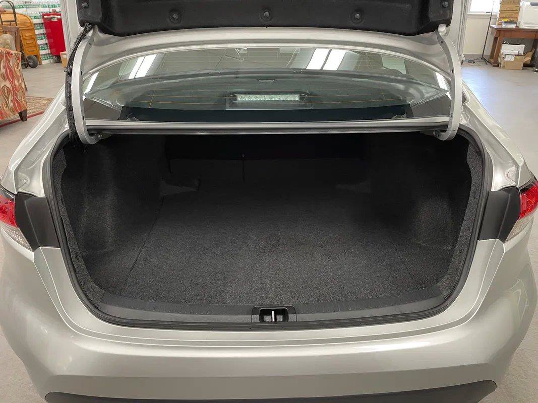Used 2025 Toyota Corolla LE FWD image 41