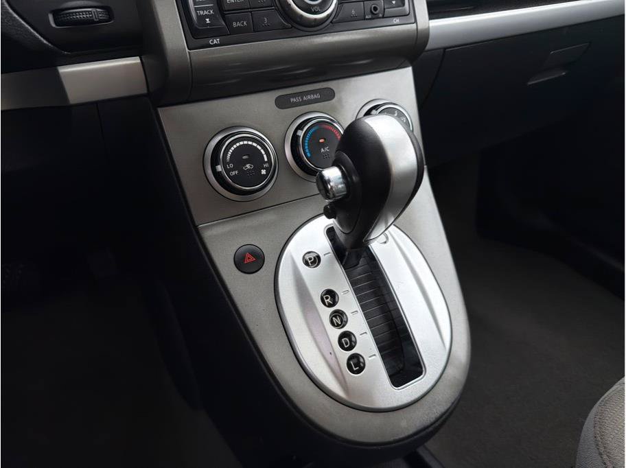 Used 2011 Nissan Sentra 2.0 SR w/ Moonroof Pkg FWD image 17