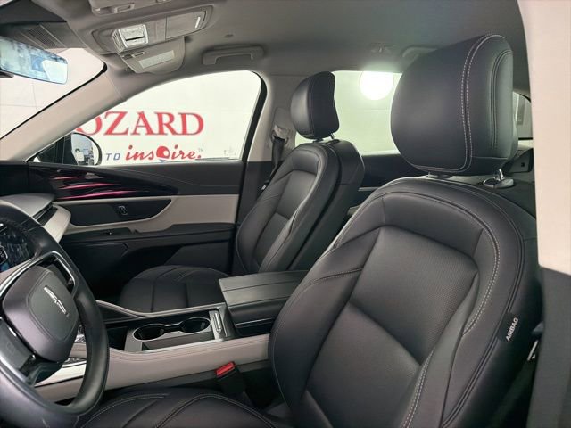 Used 2025 Lincoln Nautilus Premier image 12