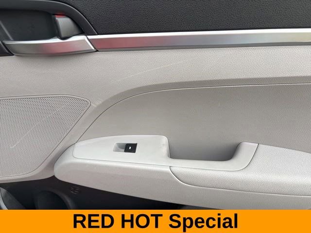 Used 2019 Hyundai Elantra SE image 34