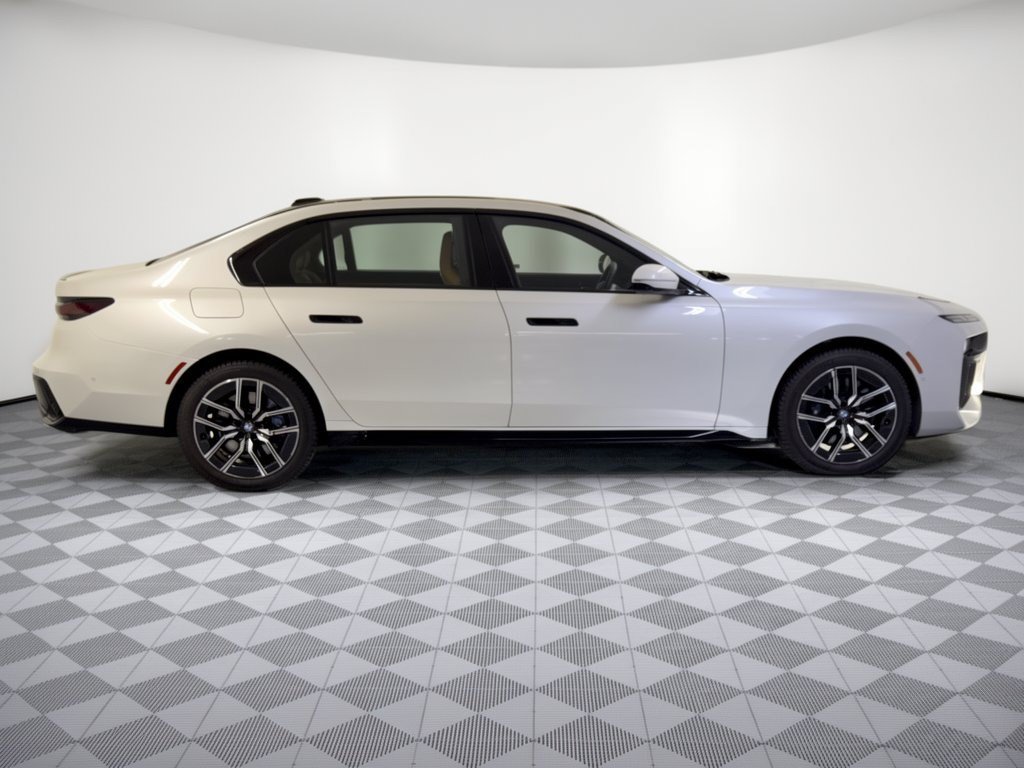 Used 2024 BMW 740i w/ Premium Package 2 RWD image 8