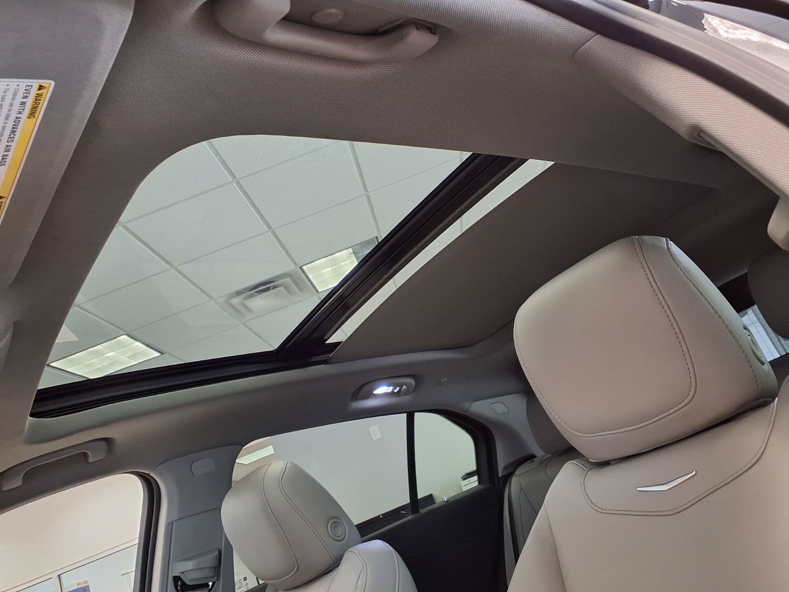 Certified 2023 Cadillac XT4 Luxury w/ Cold Weather Package AWD/4WD image 23