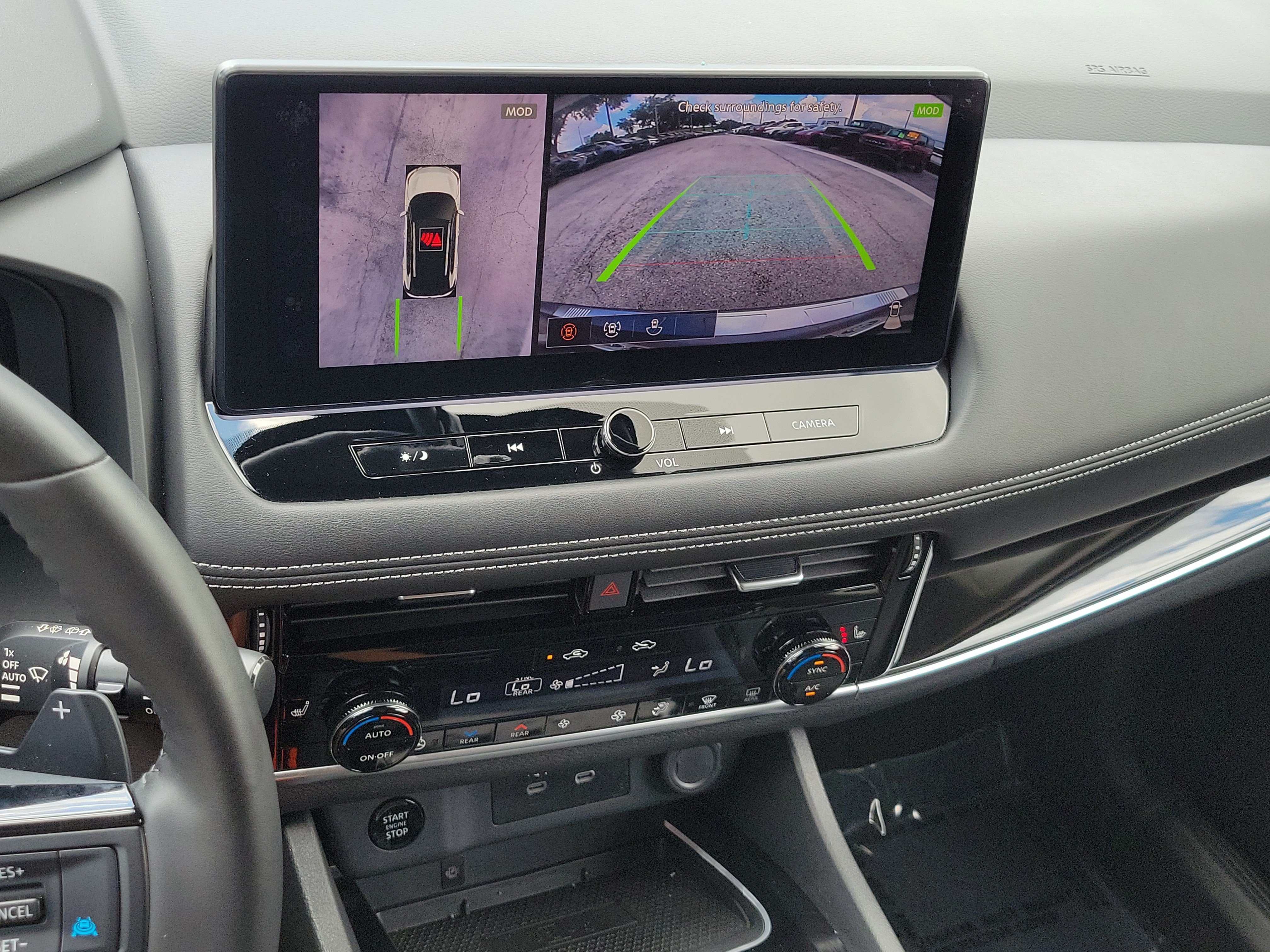 Used 2025 Nissan Rogue SL w/ Tech Package FWD image 27