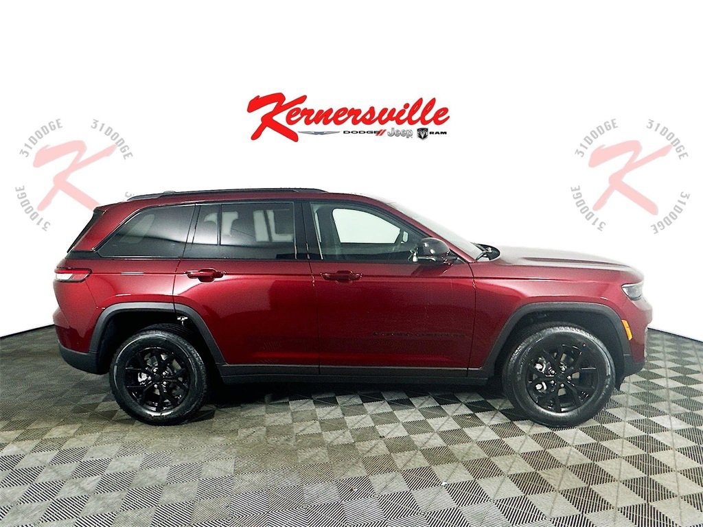 New 2025 Jeep Grand Cherokee Altitude image 8