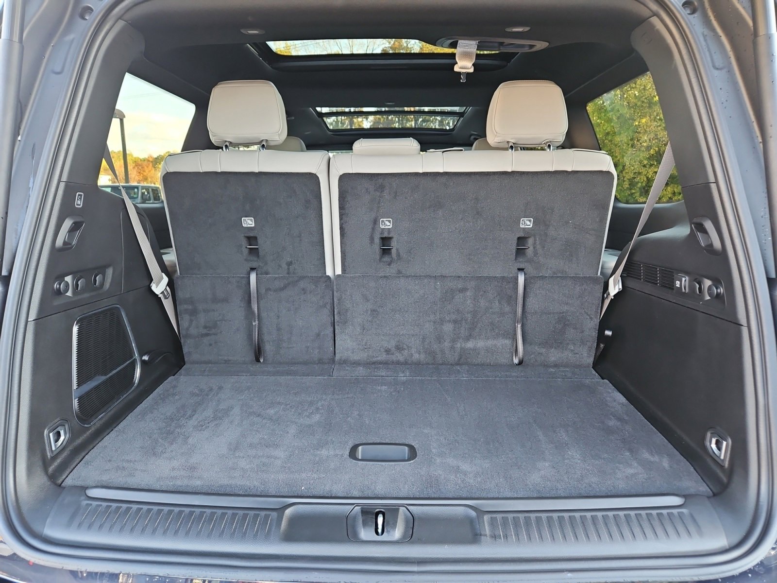 New 2025 Jeep Wagoneer 4WD image 19