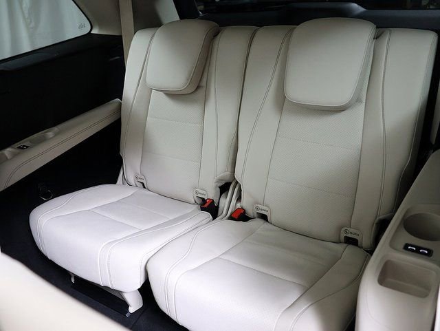 Certified 2026 Mercedes-Benz GLS 450 4MATIC image 13