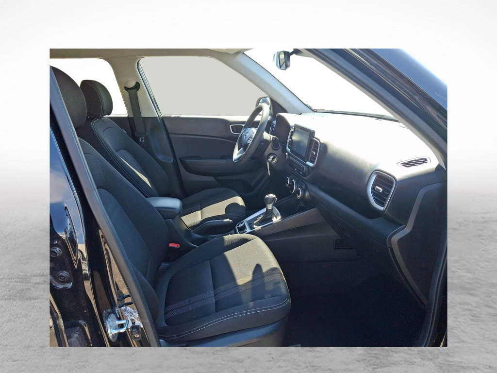 Used 2020 Hyundai Venue SEL image 11