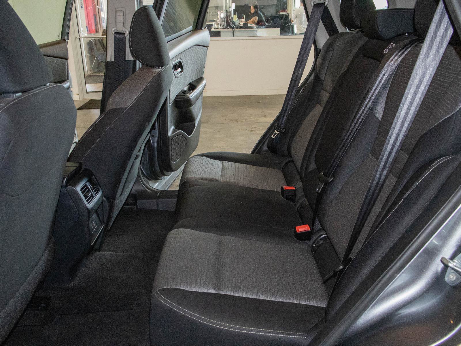 Used 2023 Nissan Rogue SV image 13