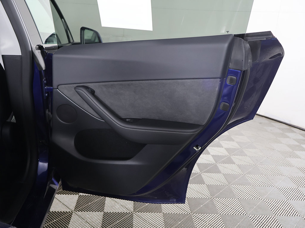 Used 2023 Tesla Model Y Long Range AWD/4WD image 30