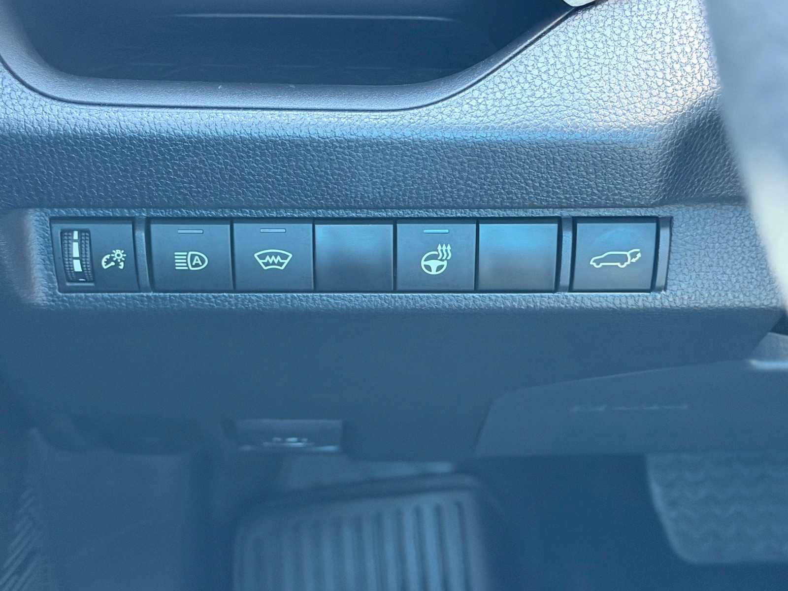 Used 2023 Toyota RAV4 XLE Premium AWD/4WD image 14