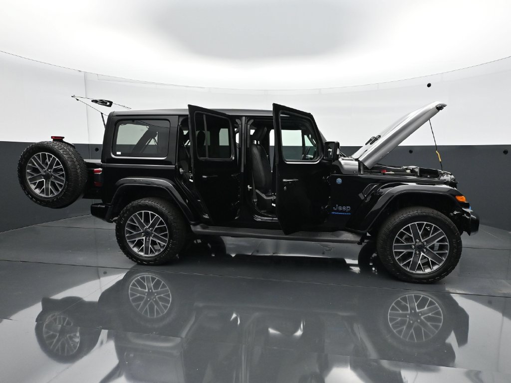 Used 2024 Jeep Wrangler High Altitude AWD/4WD image 37