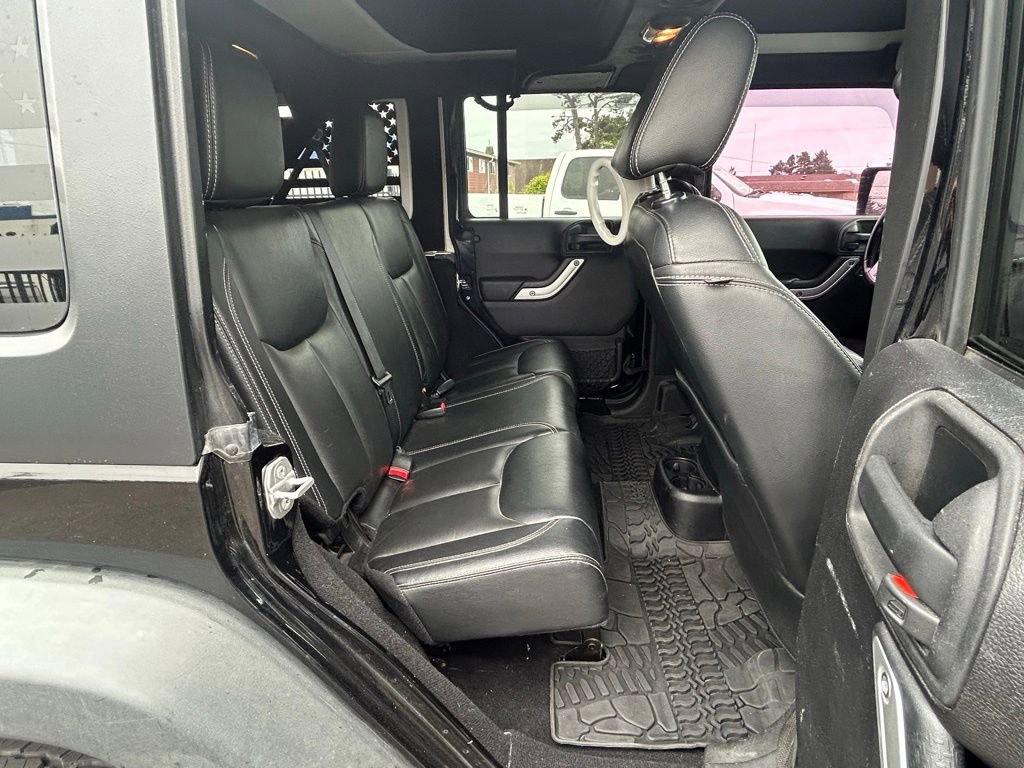 Used 2015 Jeep Wrangler Unlimited Rubicon AWD/4WD image 25