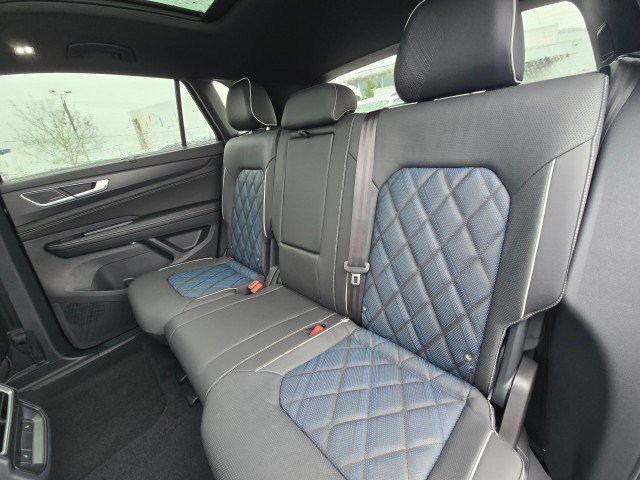 New 2026 Volkswagen Atlas Cross Sport SEL Premium R-Line AWD/4WD image 21