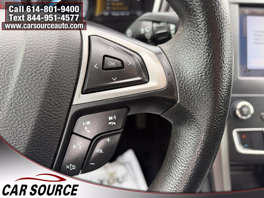 Used 2019 Ford Fusion SE FWD image 12