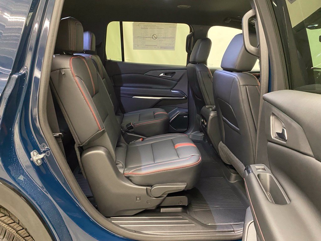 New 2027 Chevrolet Traverse RS w/ LPO, Floor Liner Package AWD/4WD image 17