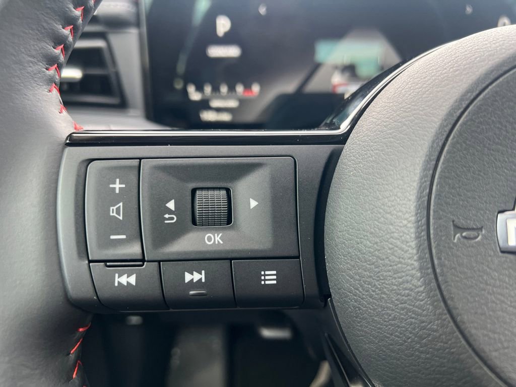 New 2025 Nissan Kicks SR w/ SR Premium Package image 10