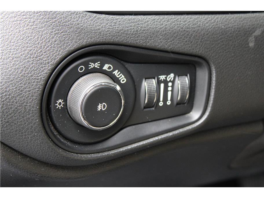 Used 2017 Jeep Renegade Latitude image 14