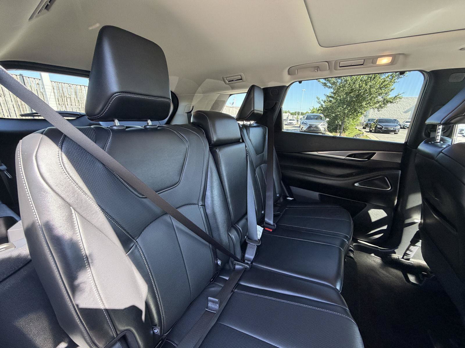 Used 2025 INFINITI QX60 Luxe w/ Vision Package AWD/4WD image 11