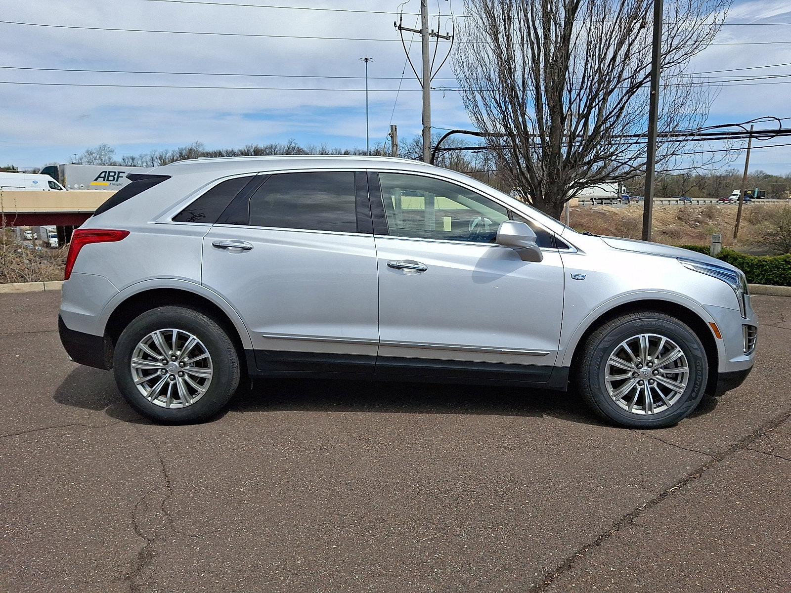 Used 2017 Cadillac XT5 Luxury w/ Driver Awareness Package image 7
