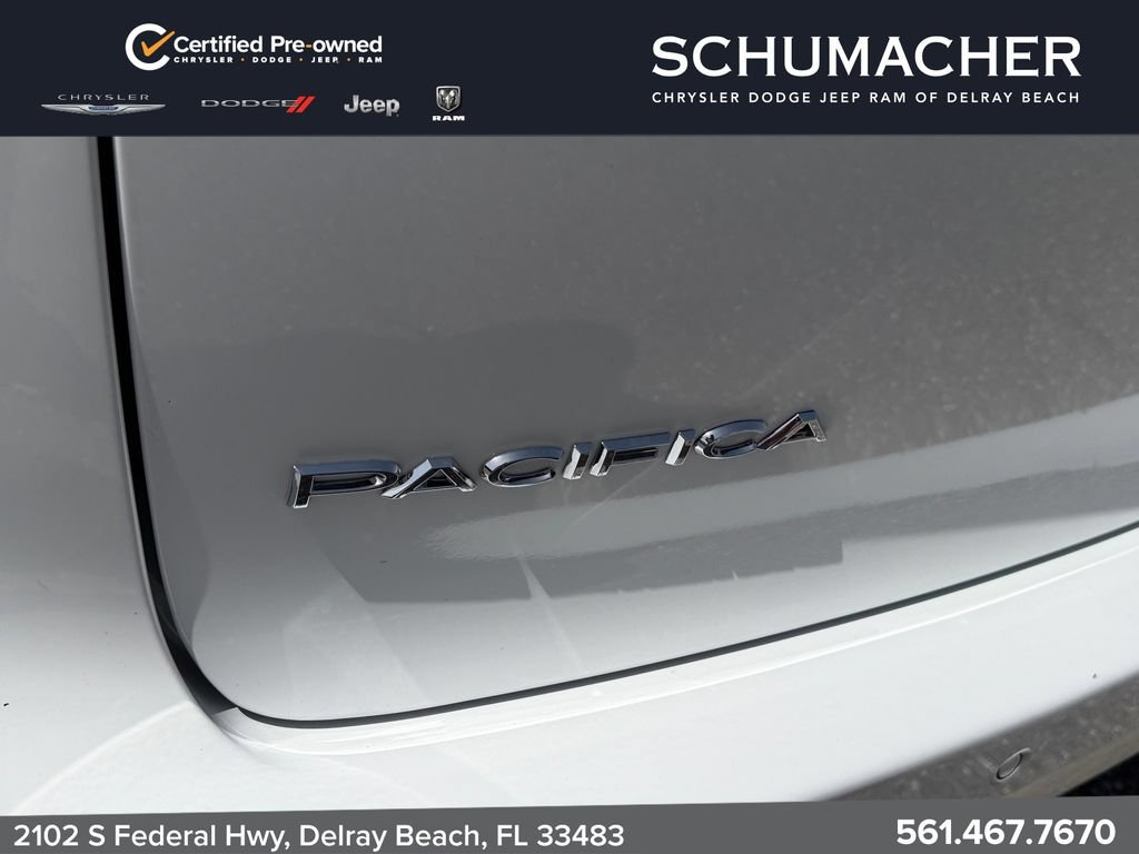 Used 2025 Chrysler Pacifica Select FWD image 14