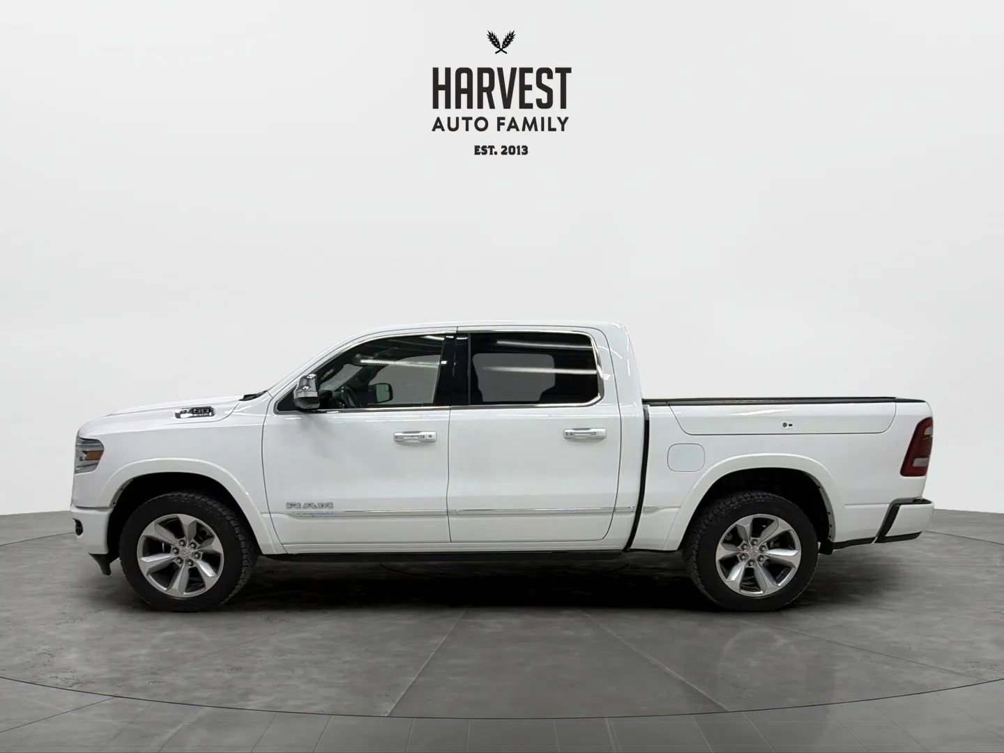 Used 2021 RAM 1500 Limited w/ Body Color Bumper Group AWD/4WD image 2