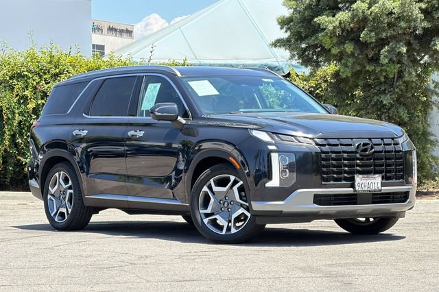 Used 2024 Hyundai Palisade Limited FWD image 2