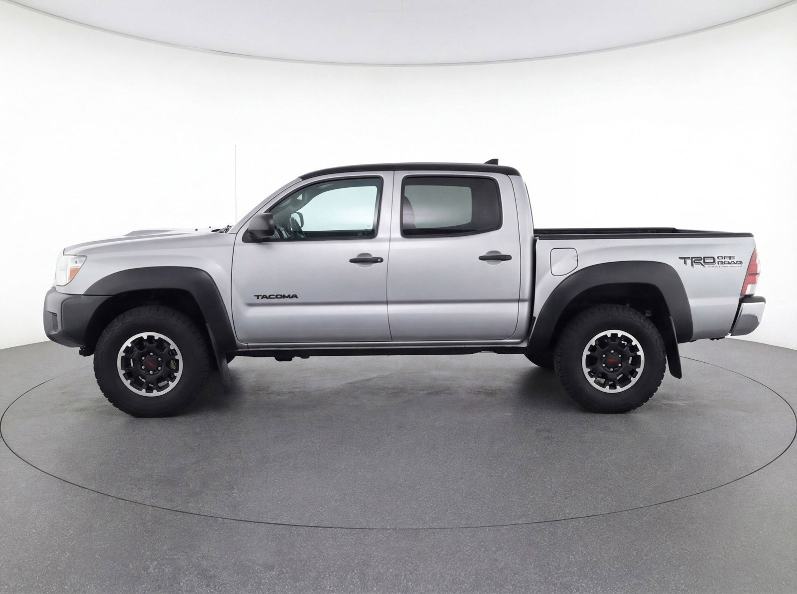 Used 2025 Toyota Tacoma TRD Off-Road AWD/4WD image 4