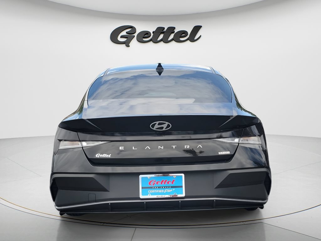 Used 2024 Hyundai Elantra Blue FWD image 6