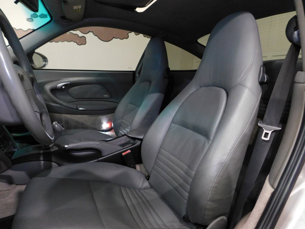 Used 2001 Porsche 911 Carrera 4 image 46