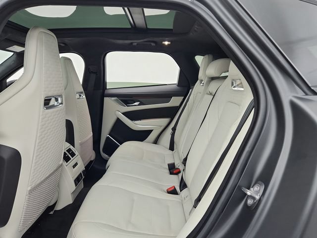 Certified 2026 Jaguar F-PACE SVR AWD/4WD image 32