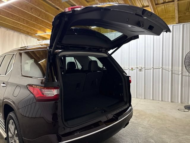 Used 2020 Chevrolet Traverse Premier w/ LPO, Floor Liner Package FWD image 9