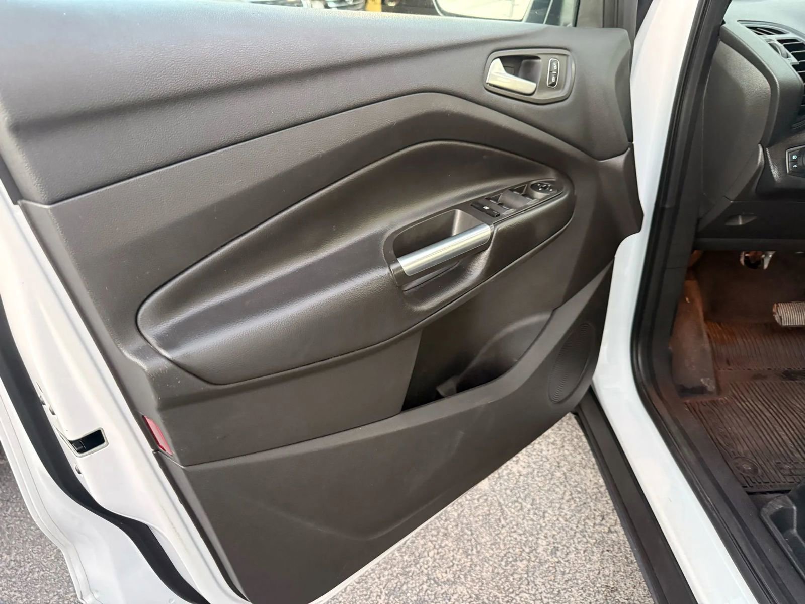 Used 2018 Ford Escape SE image 25