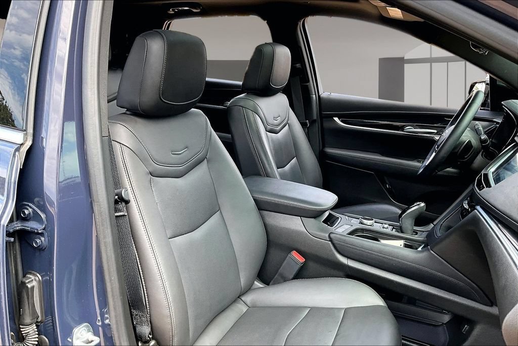 Used 2025 Cadillac XT5 Premium Luxury w/ Technology Package AWD/4WD image 7