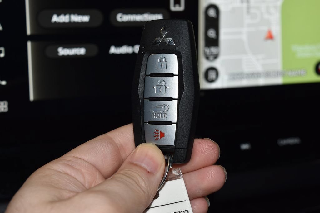 Used 2025 Mitsubishi Outlander SE AWD/4WD image 19