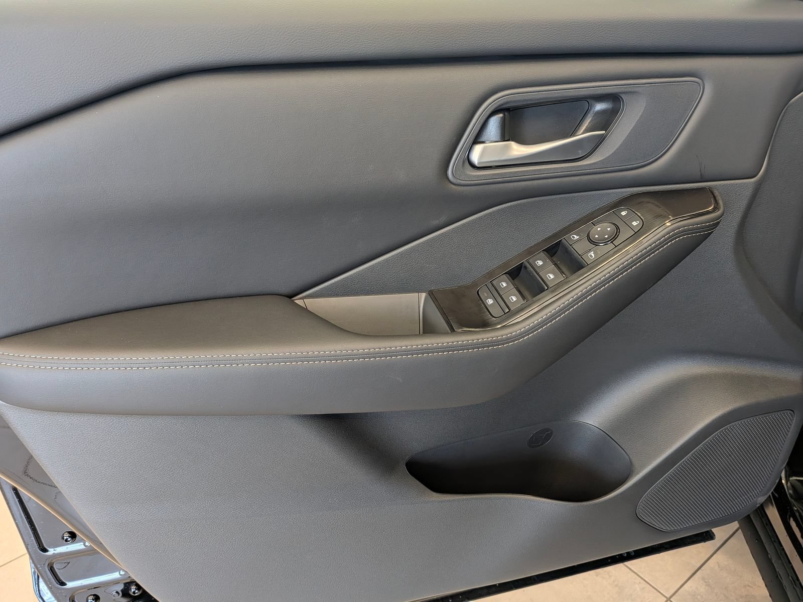 New 2026 Nissan Rogue SV FWD image 10
