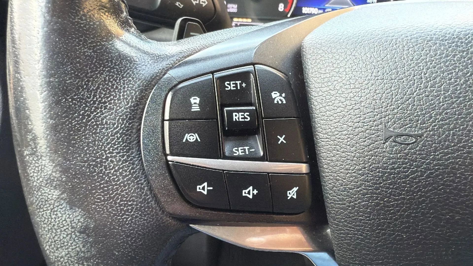 Used 2020 Ford Explorer Limited image 13