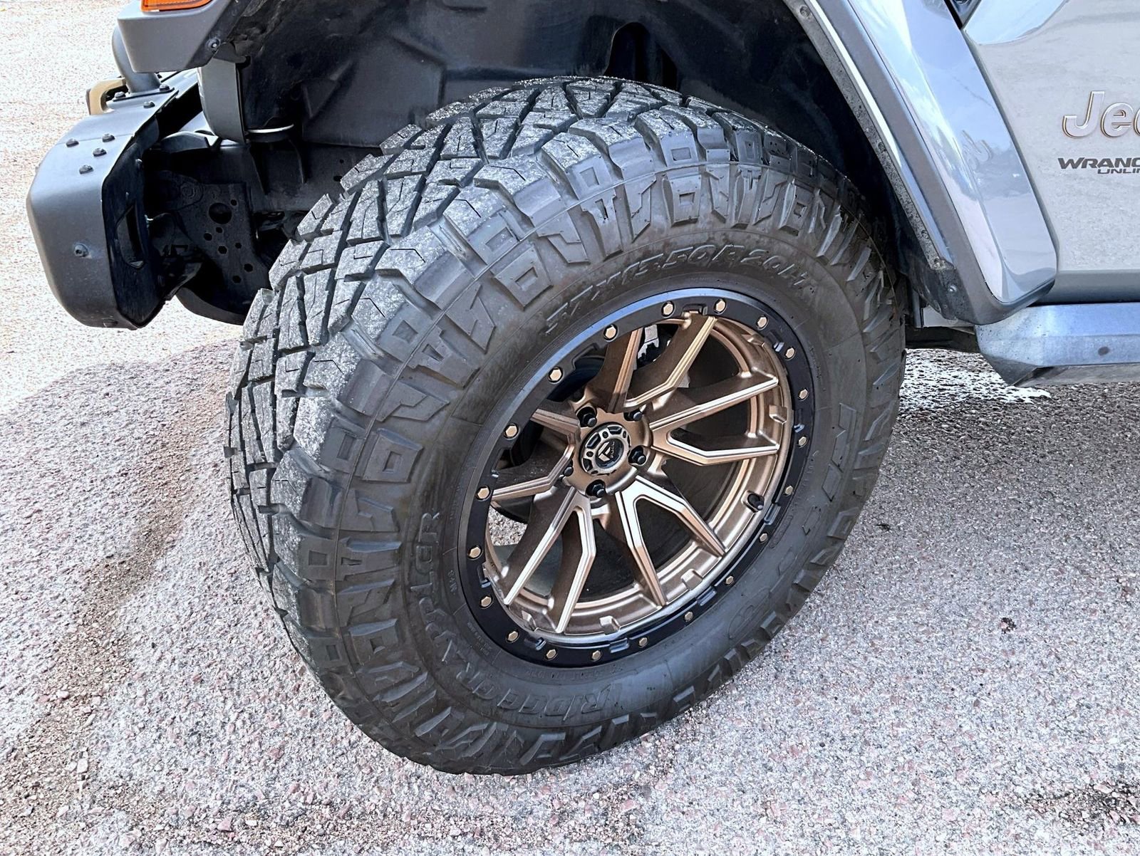 Used 2021 Jeep Wrangler Unlimited Rubicon w/ Xtreme Recon 35" Tire Package AWD/4WD image 23