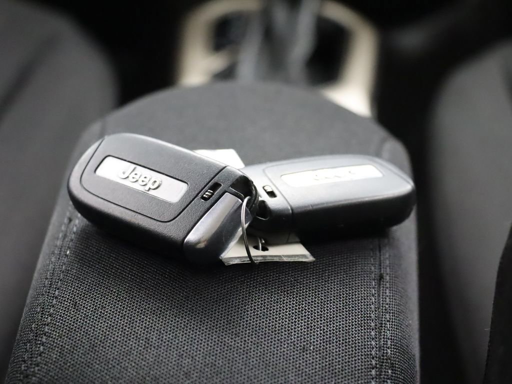 Used 2016 Jeep Renegade Sport w/ Power & Air Group FWD image 19