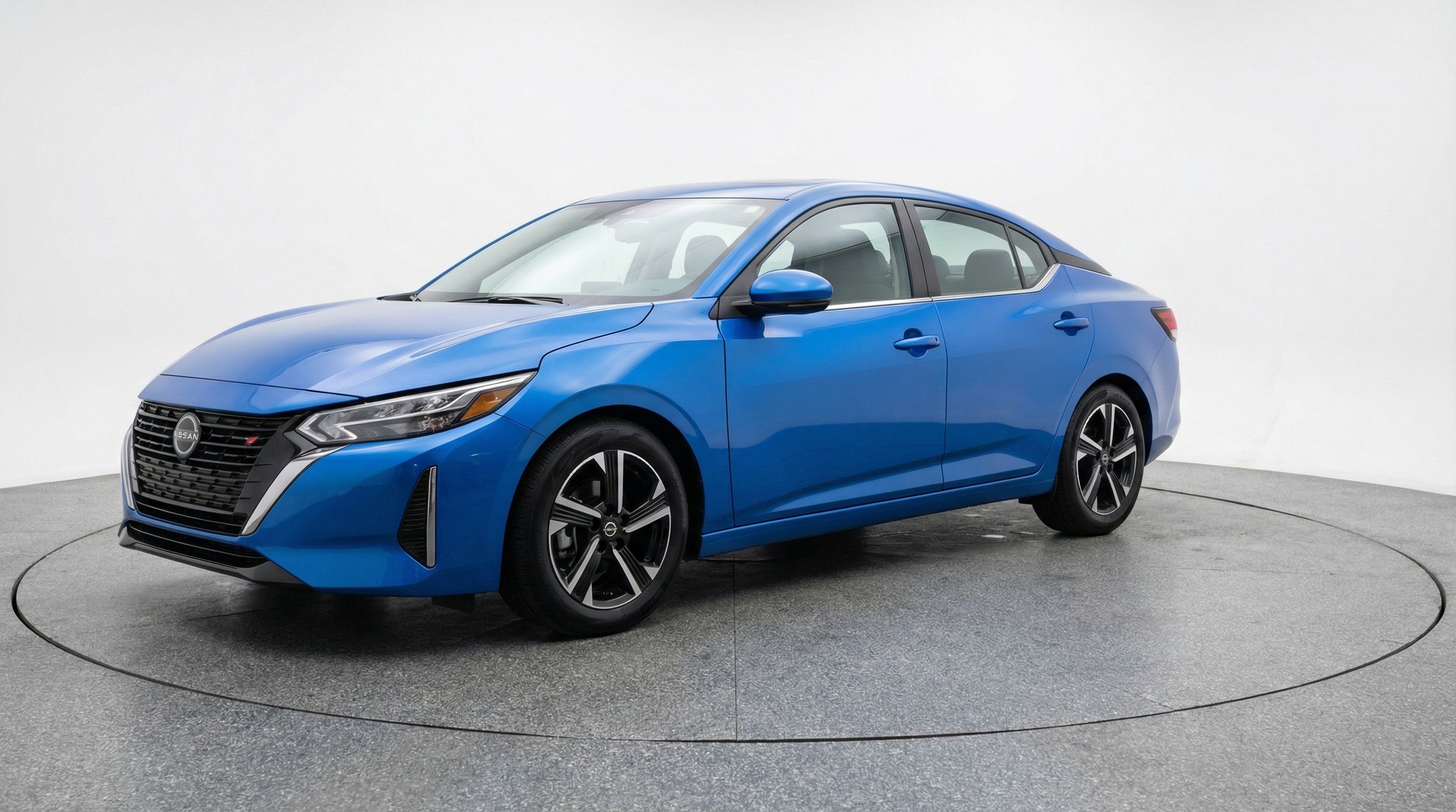 Used 2025 Nissan Sentra SV image 3